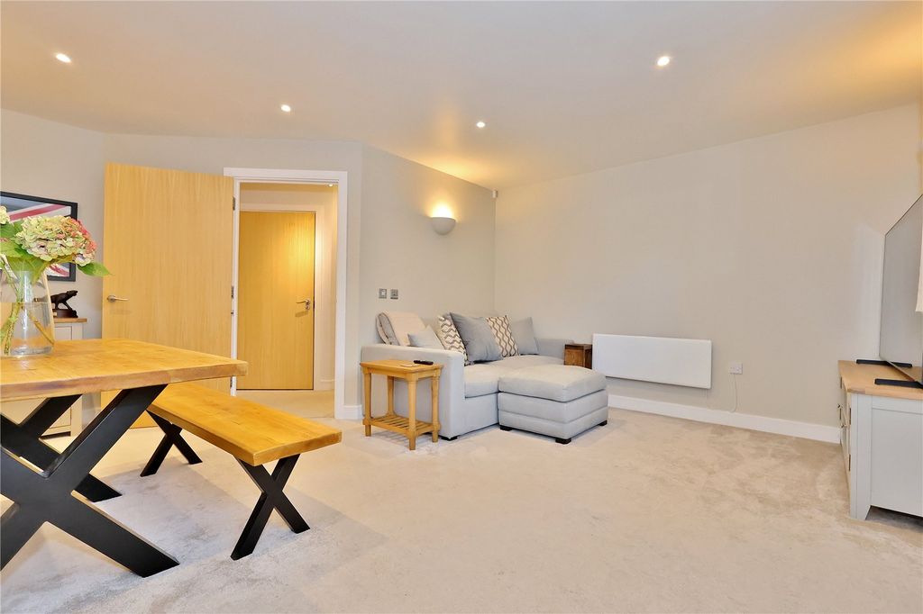 Property photo 3 of 14 Picture 3