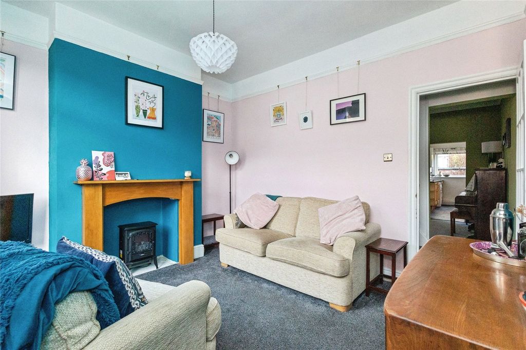 Property photo 2 of 21 Picture No. 27