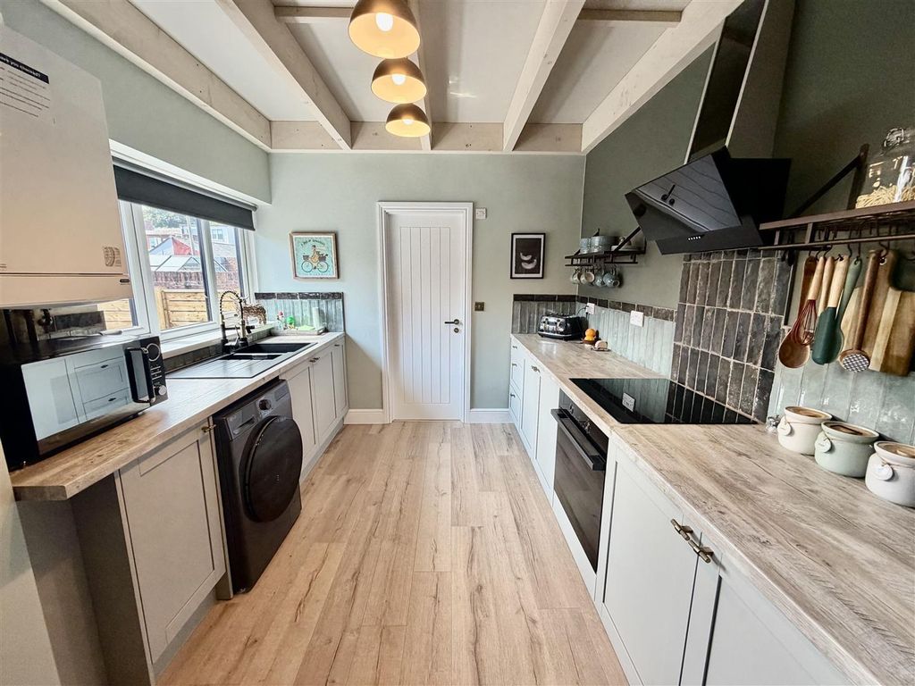 Property photo 3 of 22 Kitchen