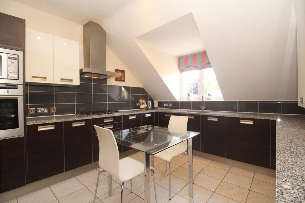 Property photo 3 of 23 Kitchen/Diner