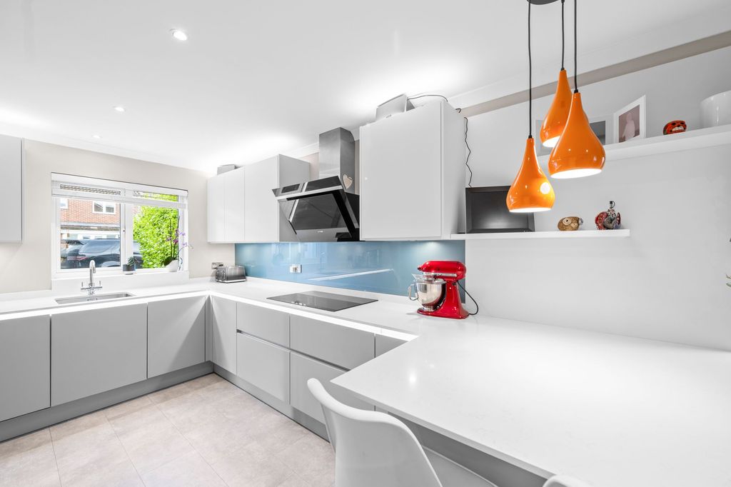 Property photo 3 of 26