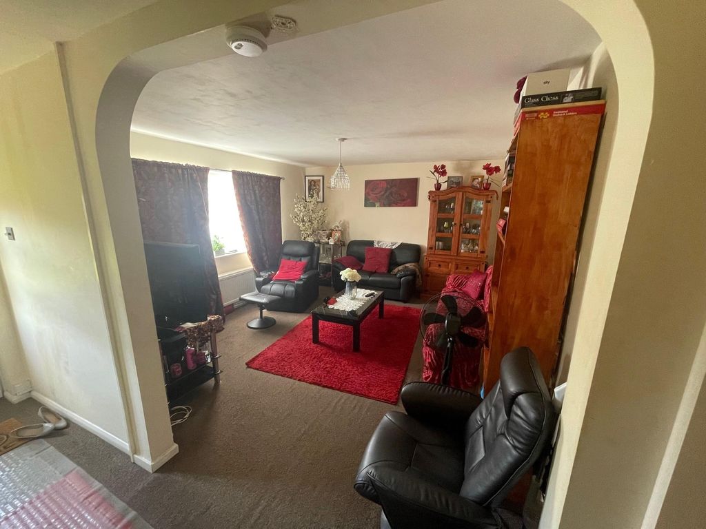 Property photo 3 of 10 4 - 24 May 2022 16-01-52.Jpg