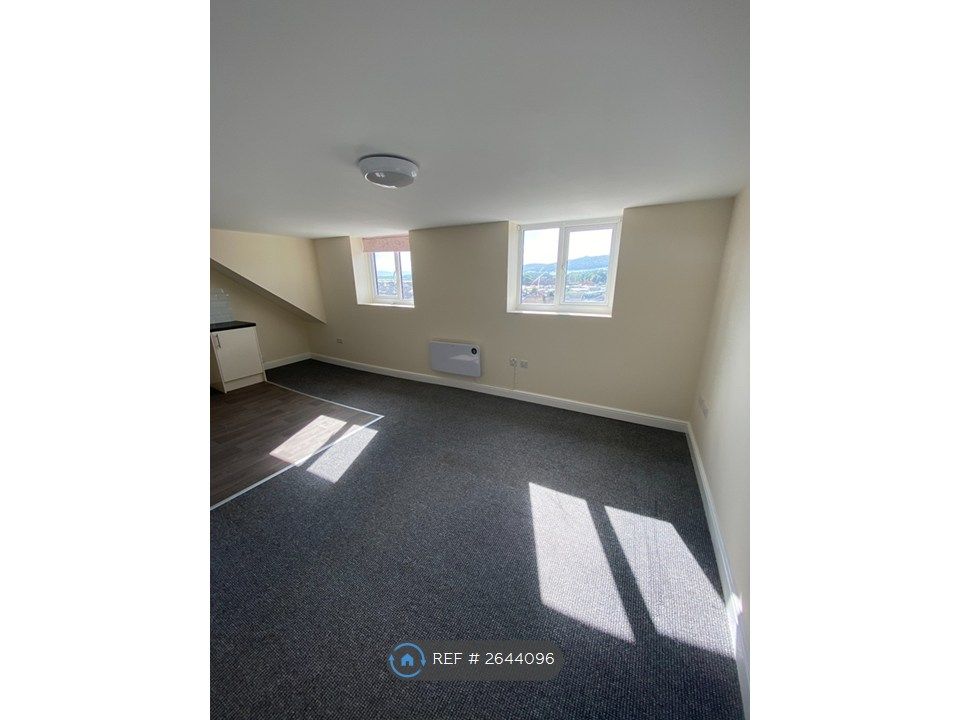 Property photo 3 of 6