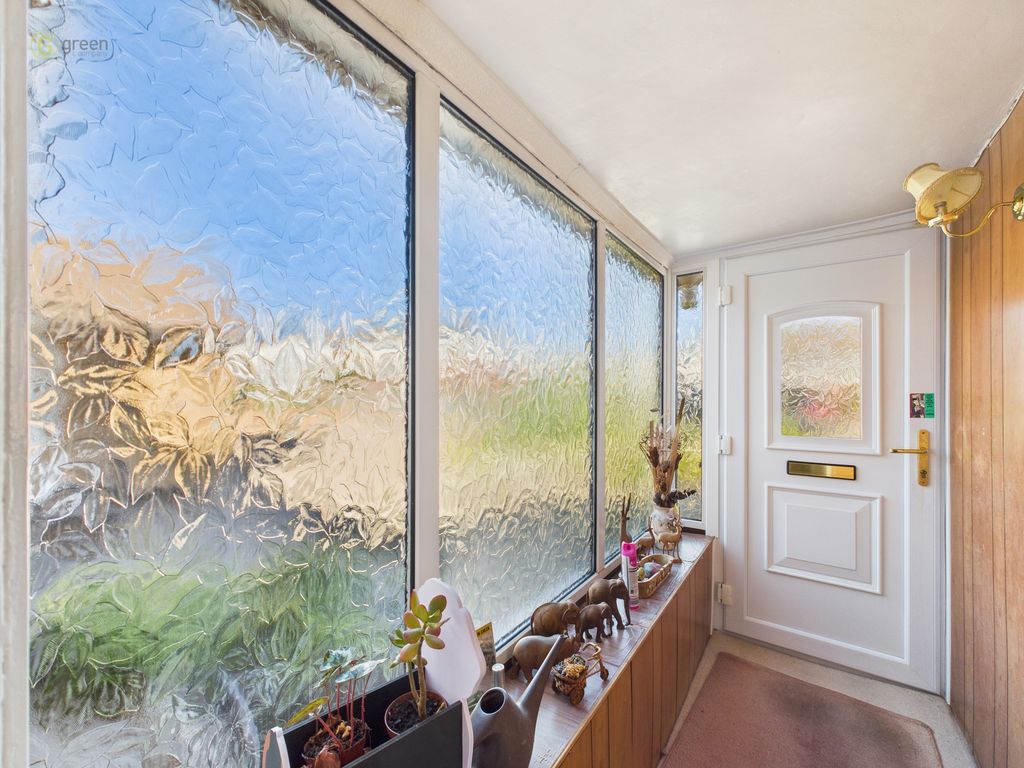 Property photo 2 of 40