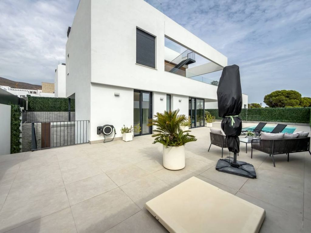 Property photo 2 of 12
