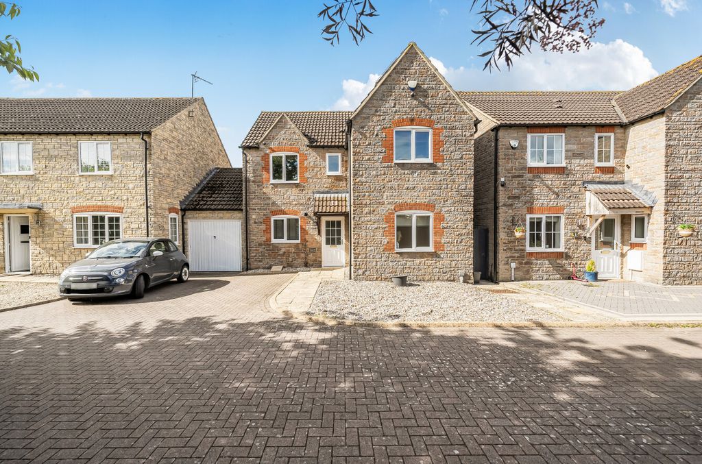 Property photo 1 of 38 14774642