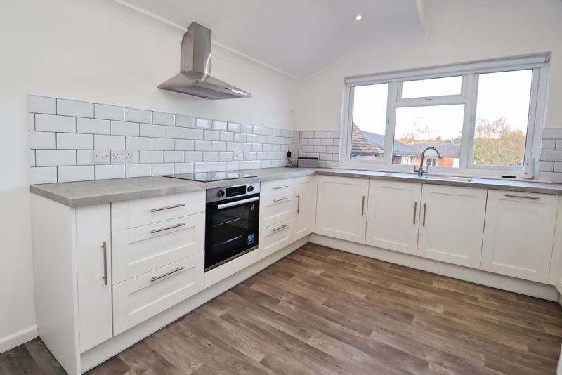 Property photo 1 of 13 Photo 8