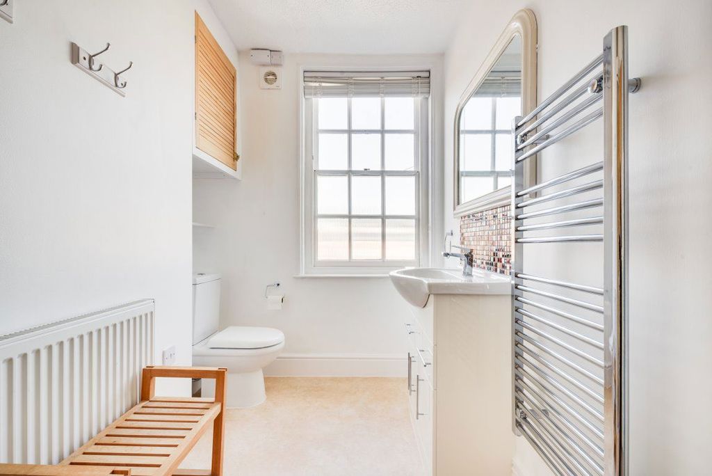 Property photo 1 of 25