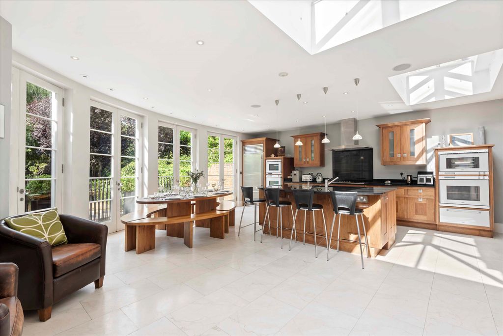 Property photo 3 of 14 Image