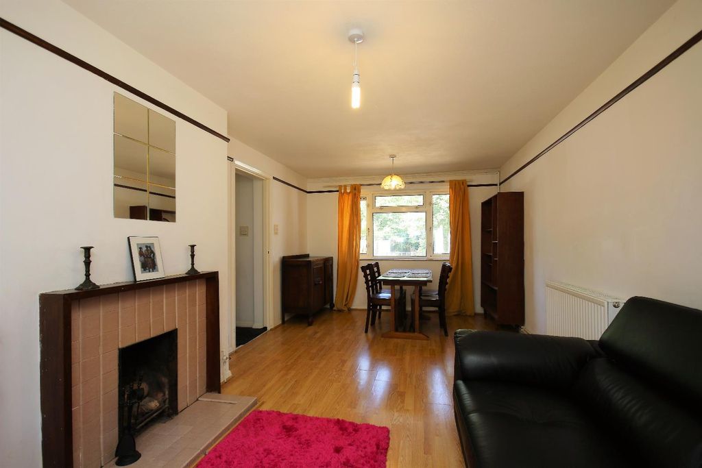 Property photo 3 of 8