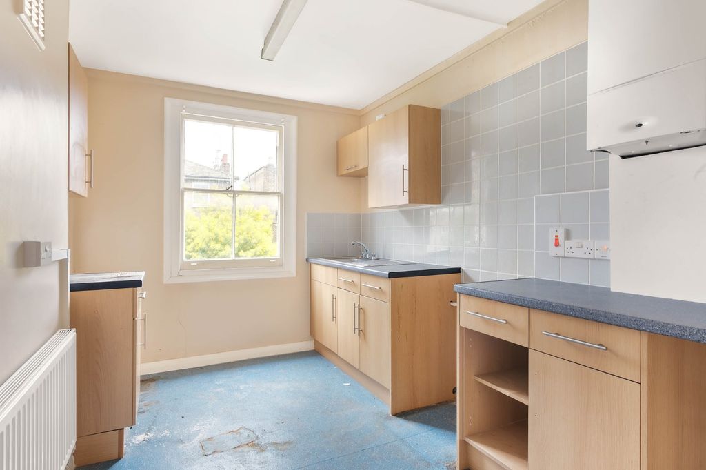 Property photo 3 of 5 Kitchen