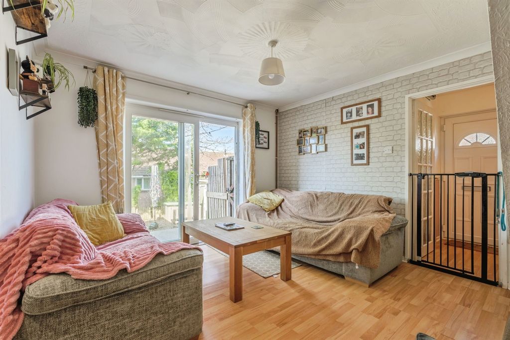 Property photo 2 of 17