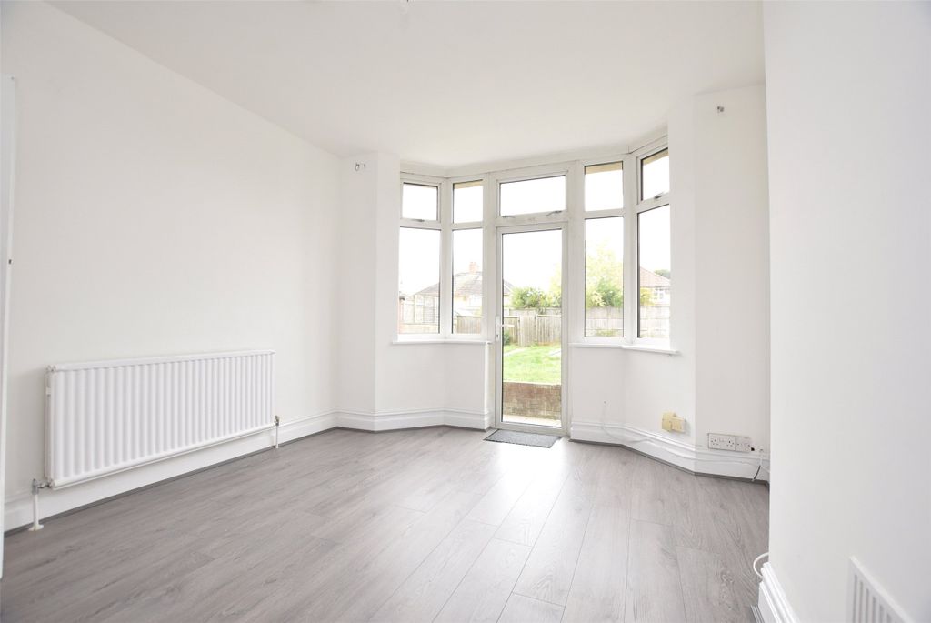 Property photo 3 of 9 Picture No. 34