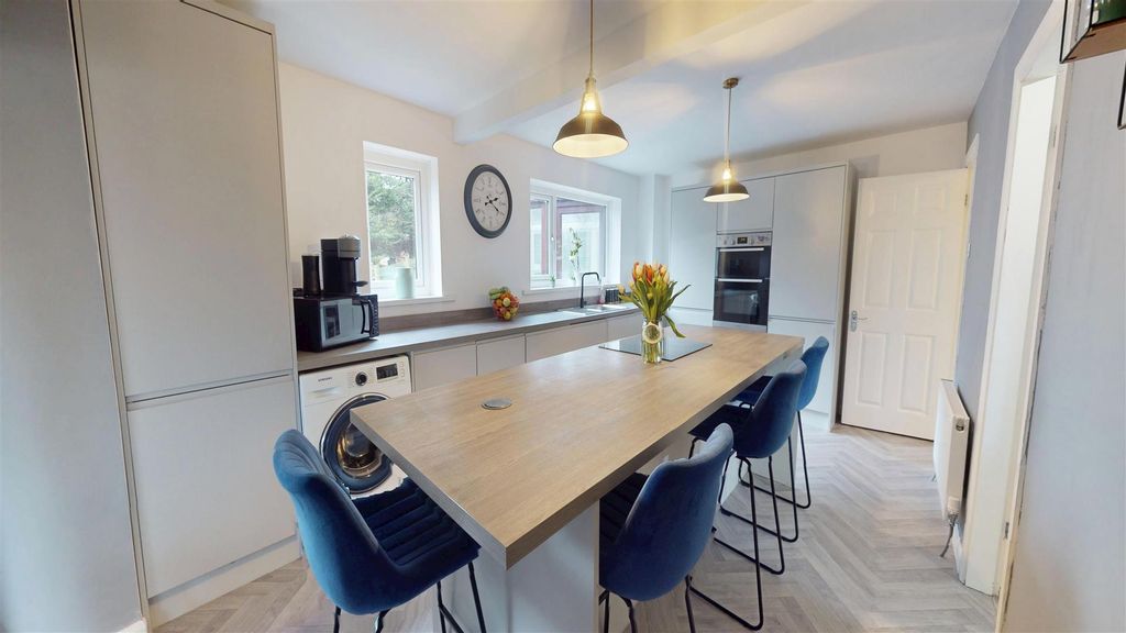 Property photo 3 of 22 Kitchen