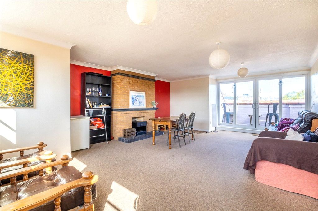 Property photo 2 of 21 Picture No. 10