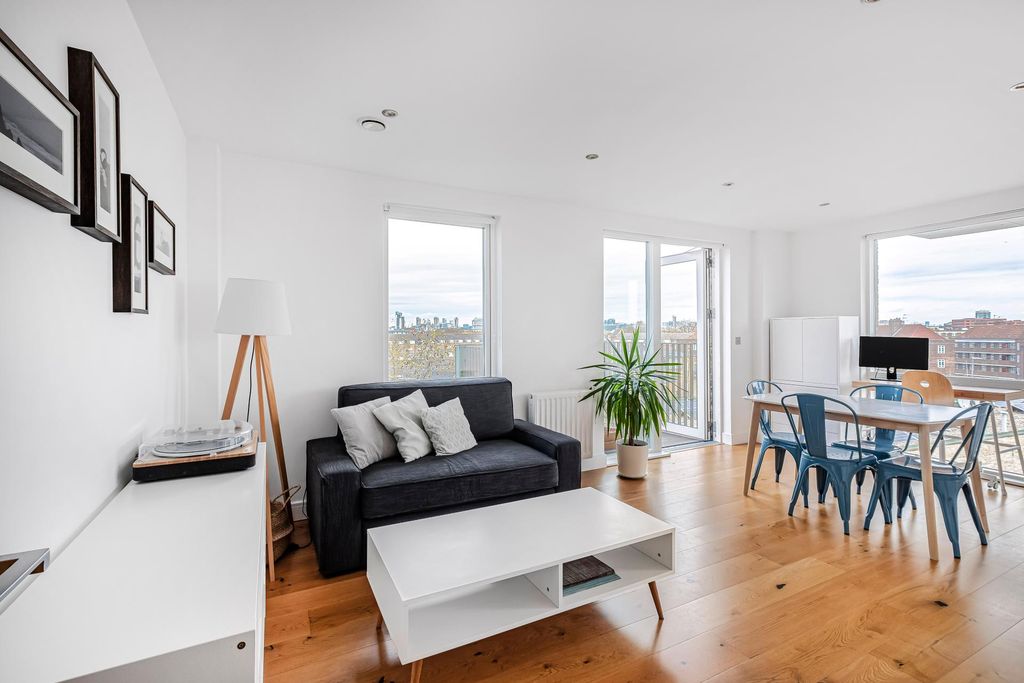 Property photo 1 of 13 Photo 0