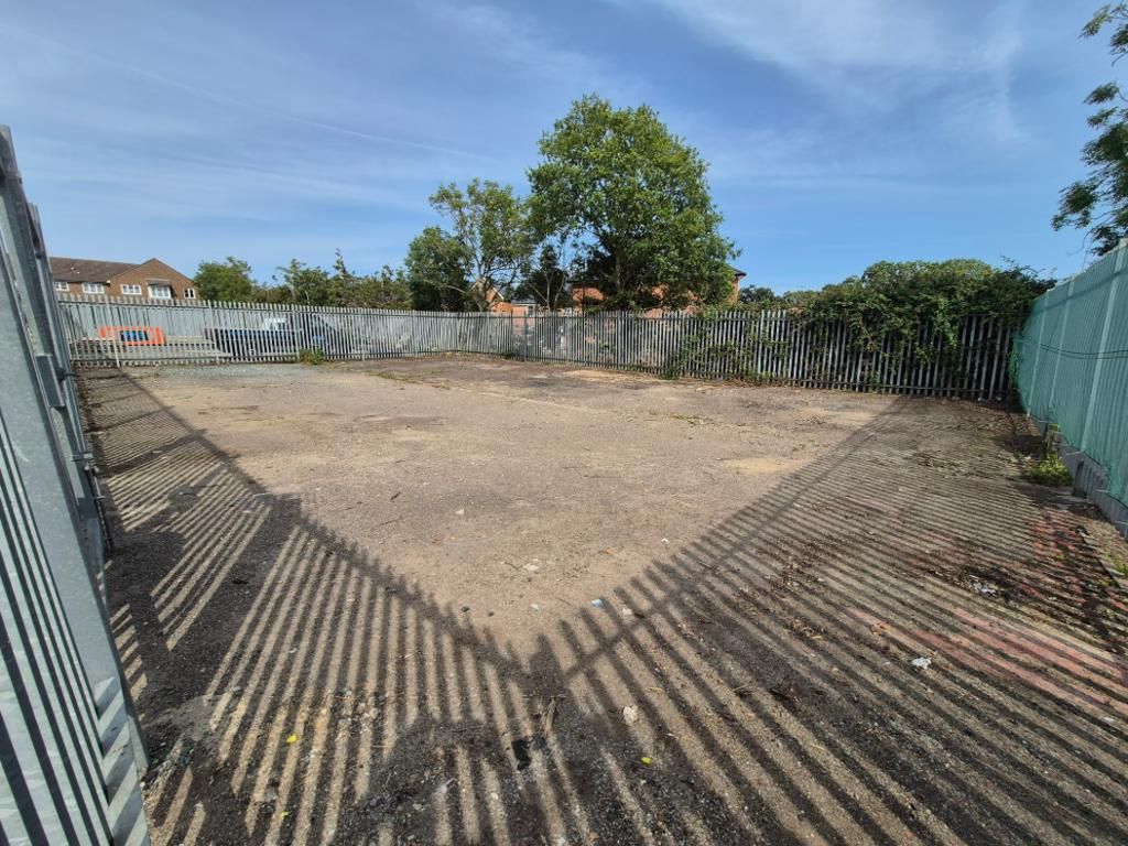 Property photo 1 of 6 Photo 4