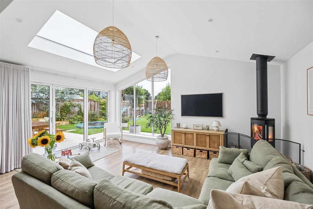 Property photo 2 of 34 Healds Drive-14.Jpg