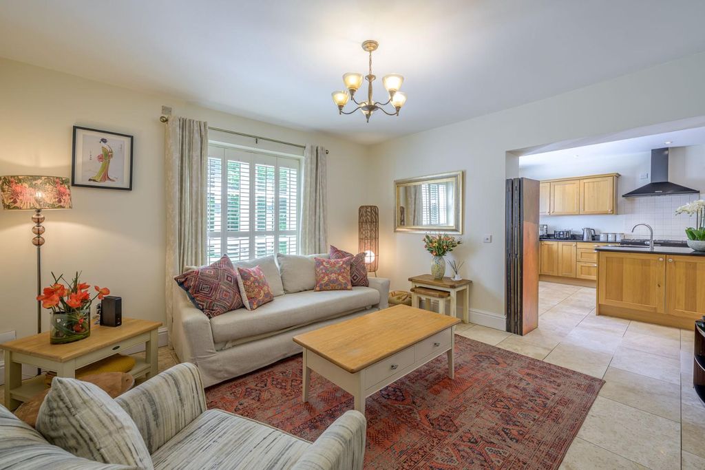 Property photo 2 of 44 Family Reception Room 1