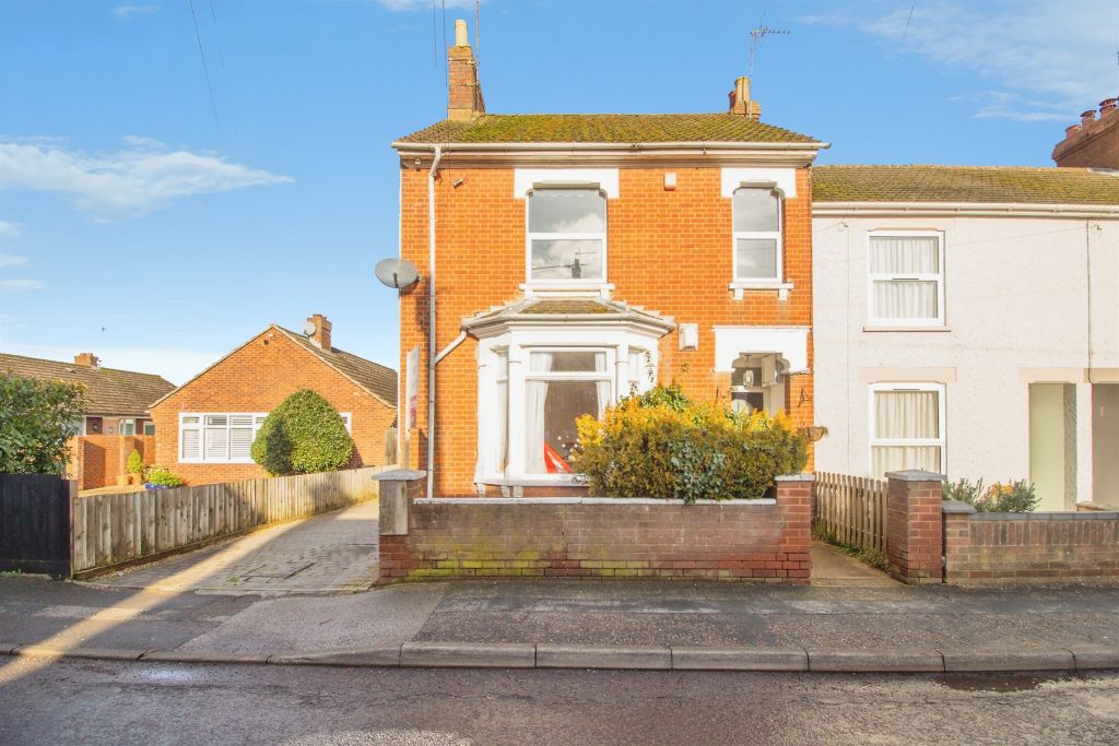 Property photo 1 of 12