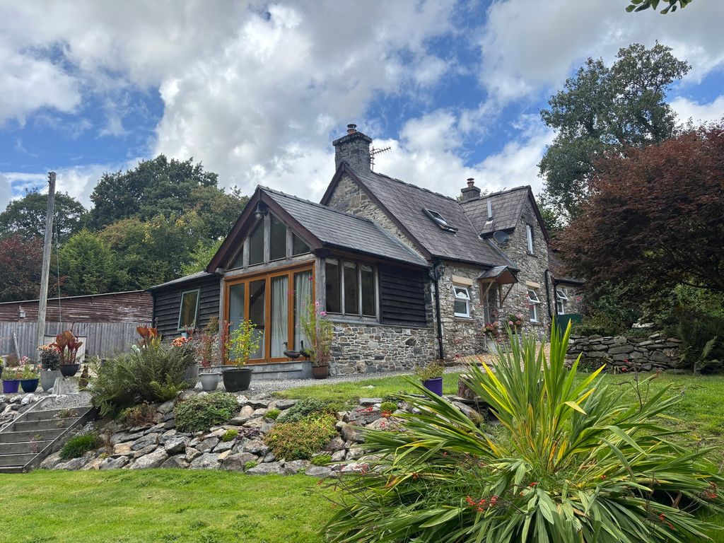 Property photo 1 of 35