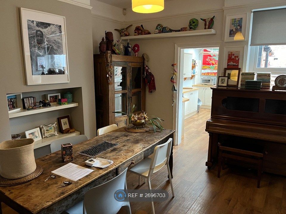 Property photo 3 of 19 Dining Room. Double Glazed