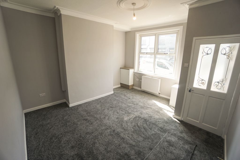 Property photo 3 of 7 Photo 5