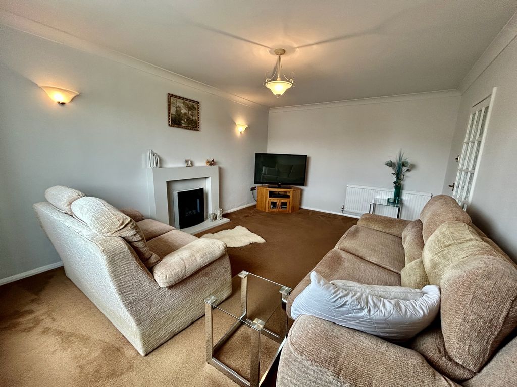 Property photo 3 of 16 Living Room