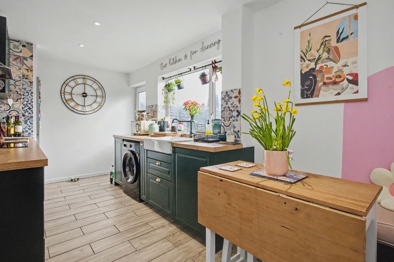 Property photo 3 of 15 Kitchen Diner