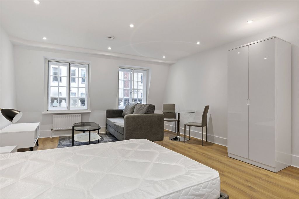 Property photo 2 of 6 Studio