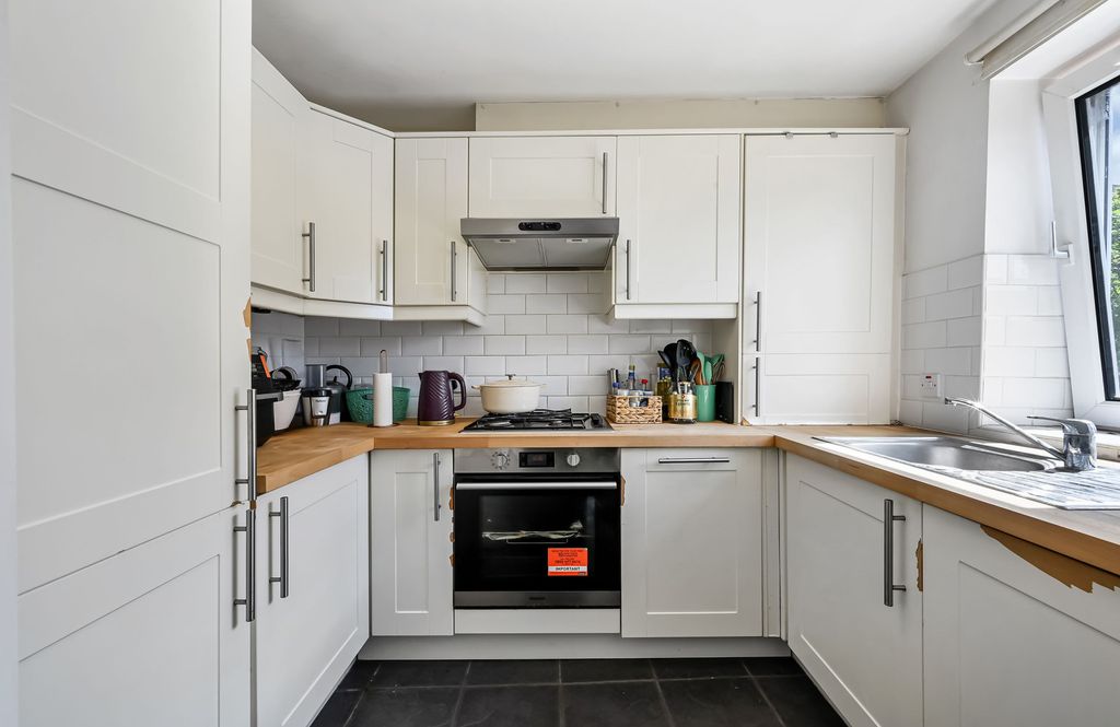 Property photo 2 of 11 Picture No. 21