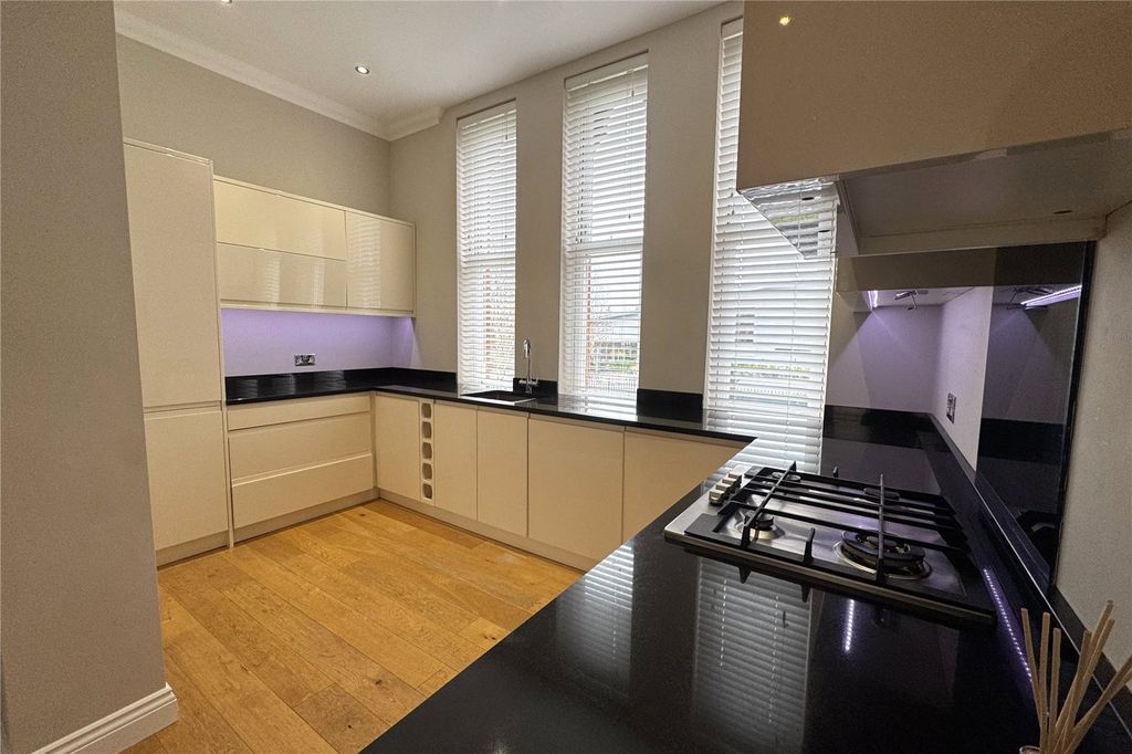 Property photo 2 of 10 Picture No. 17