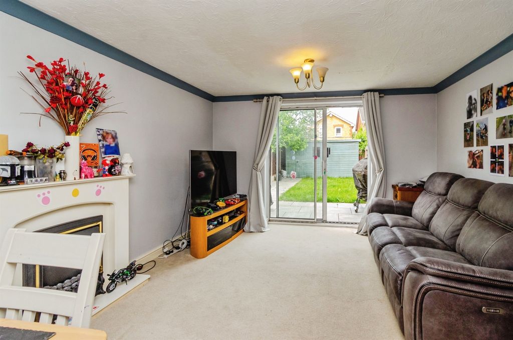Property photo 3 of 17