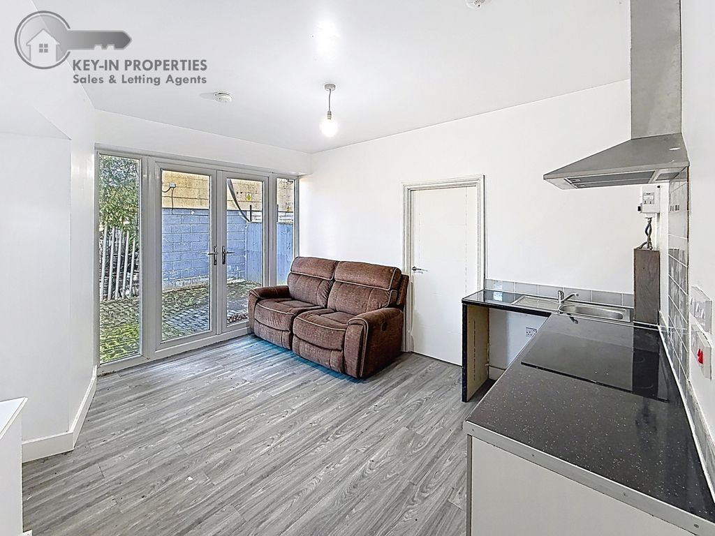 Property photo 3 of 6 F5-Gf-Lounge-Kitchen (2)