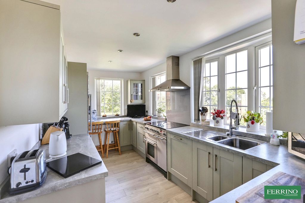 Property photo 3 of 30 Kitchen Breakfast Room