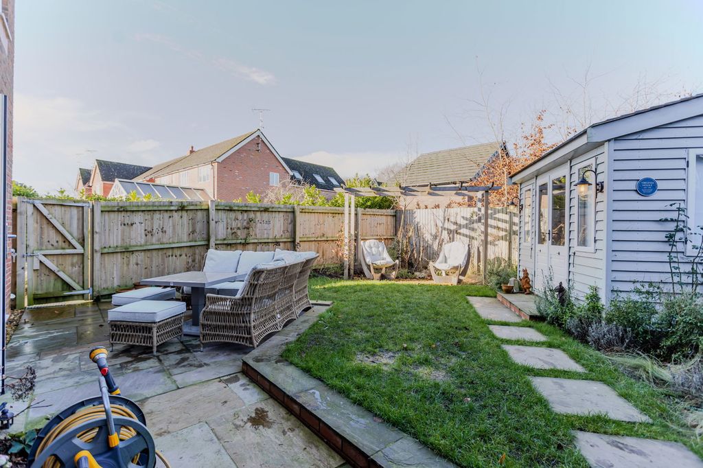 Property photo 3 of 27