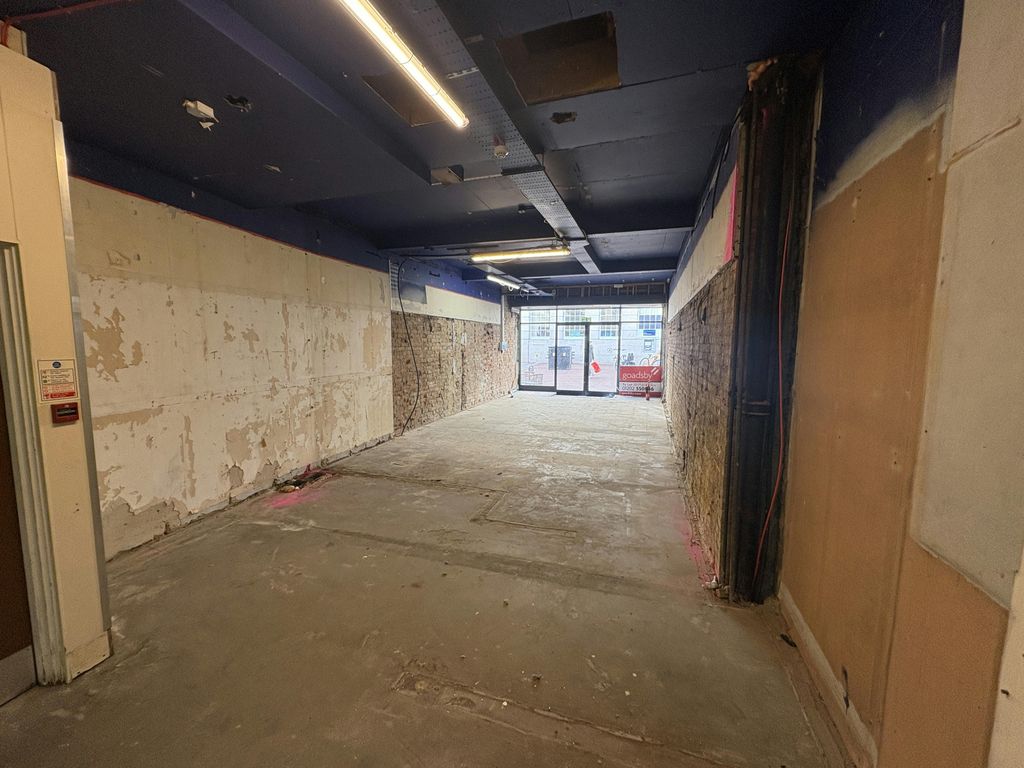 Property photo 2 of 4 60 Old Christchurch Rd 10.Jpg