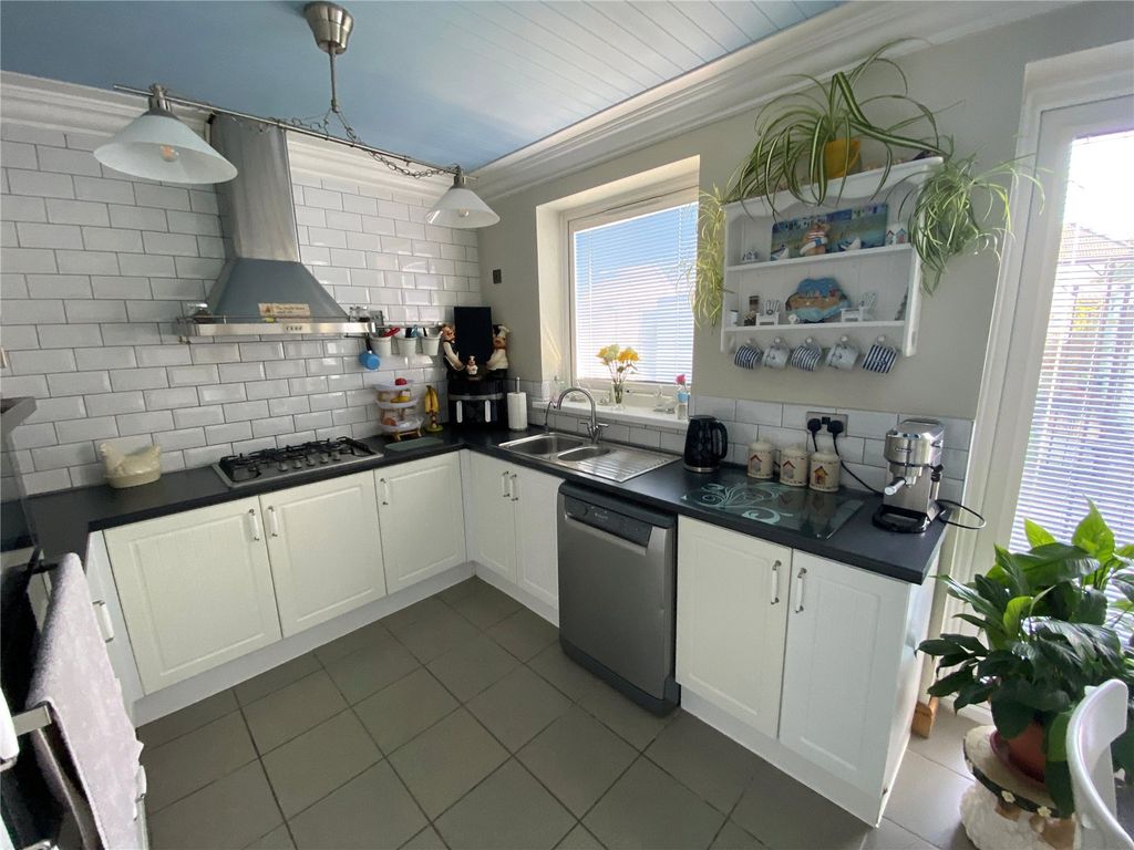 Property photo 3 of 28 Picture No. 11