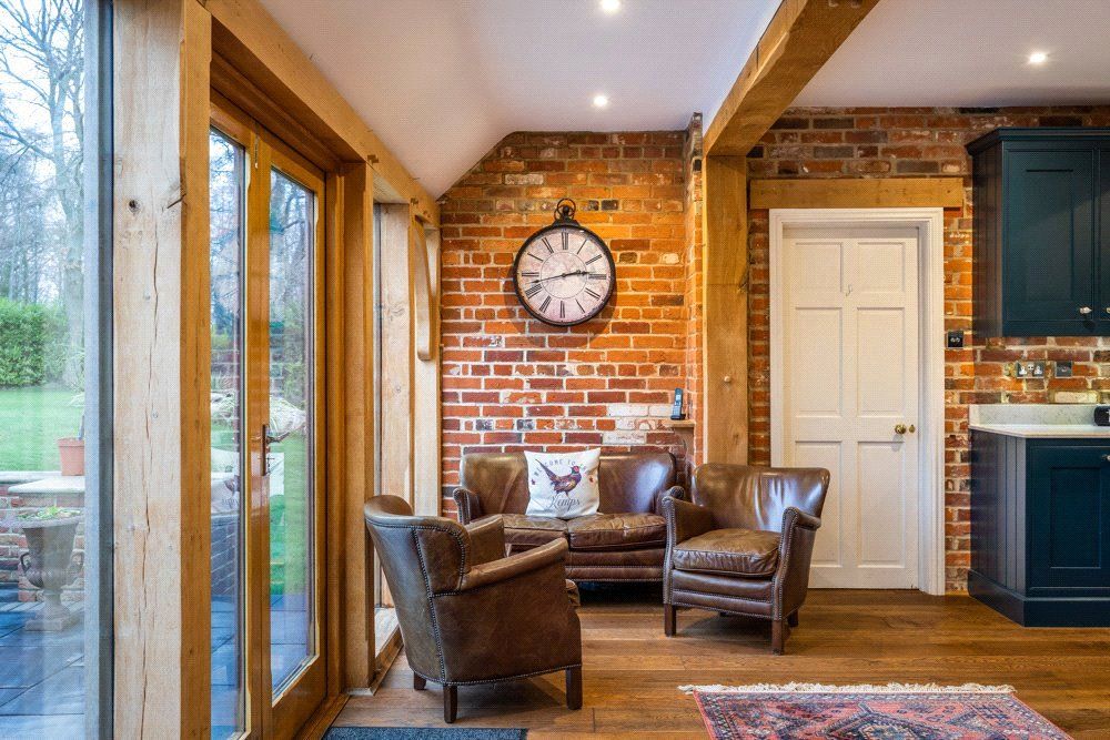 Property photo 3 of 21 Seating Area