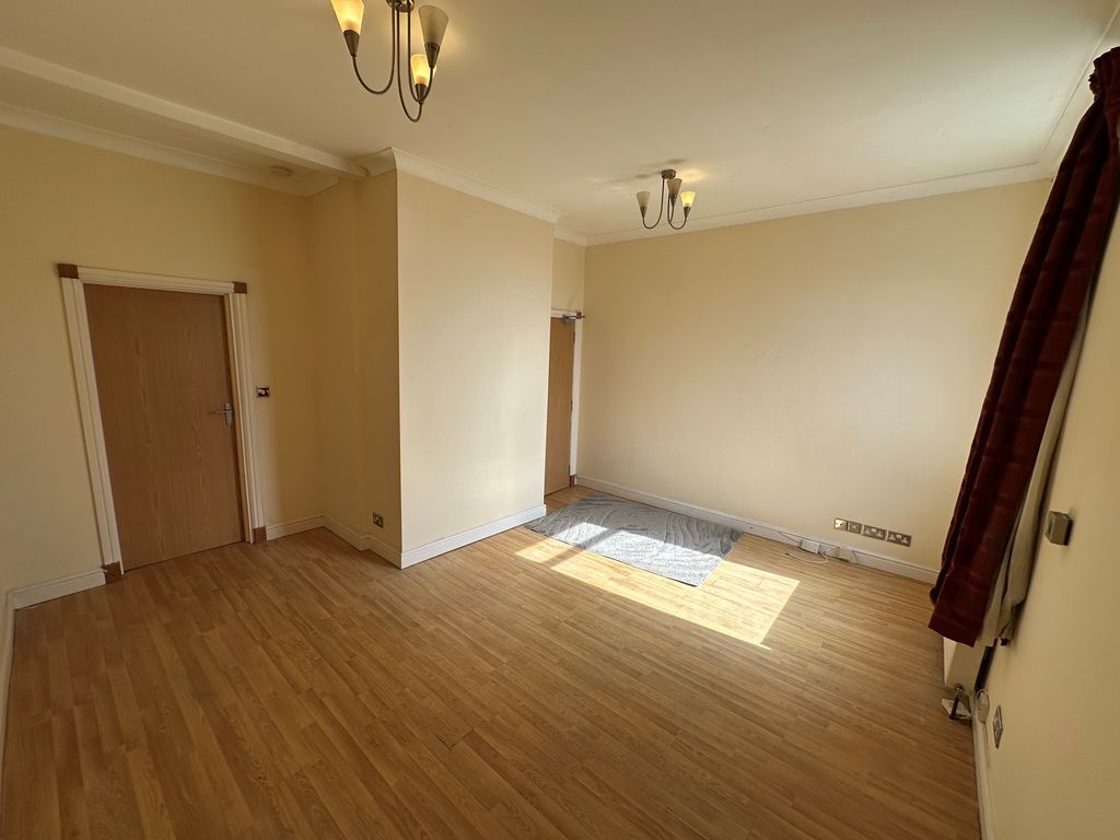 Property photo 2 of 7 Living Room