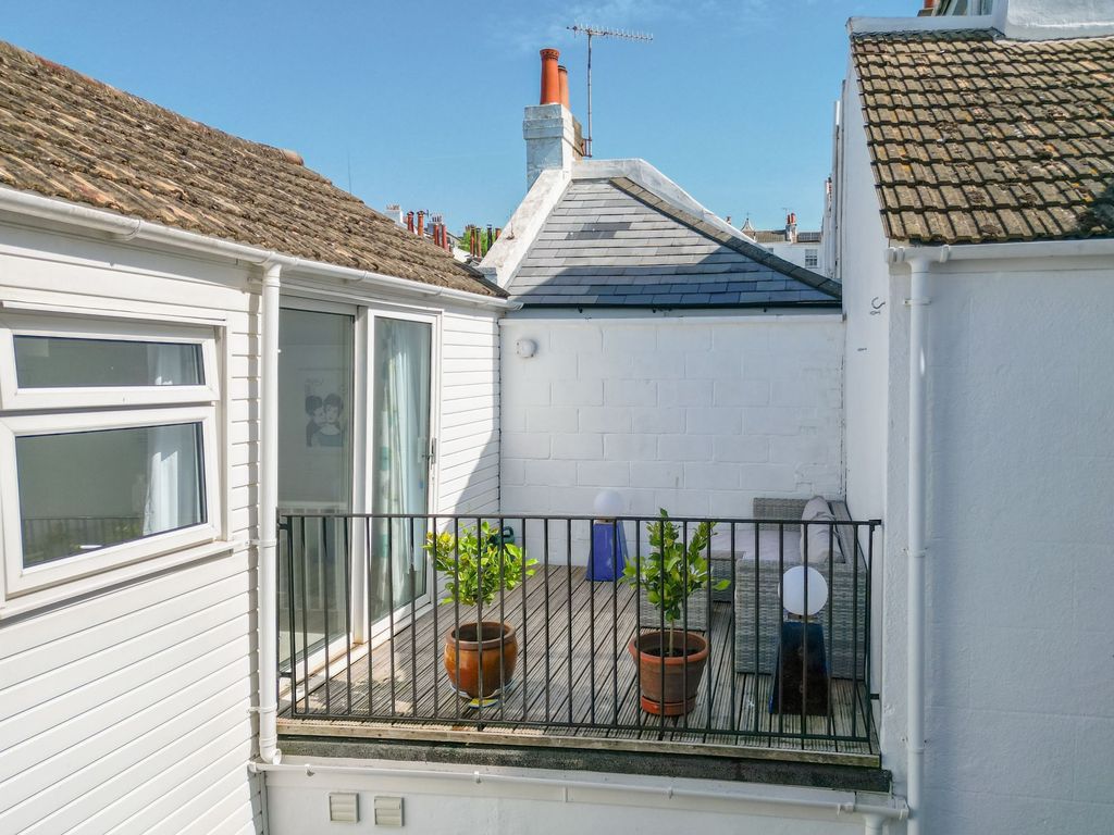 Property photo 3 of 33