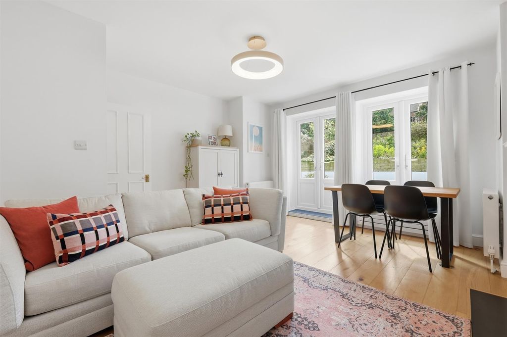 Property photo 2 of 18 2