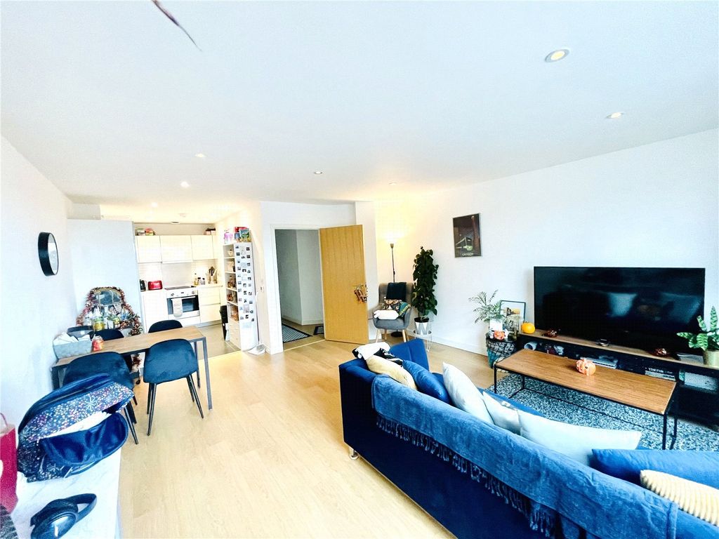 Property photo 3 of 13 Picture No. 17