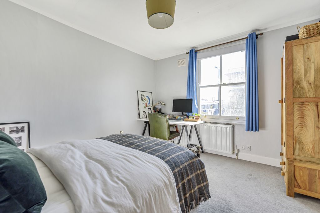 Property photo 2 of 6 826893 (4)