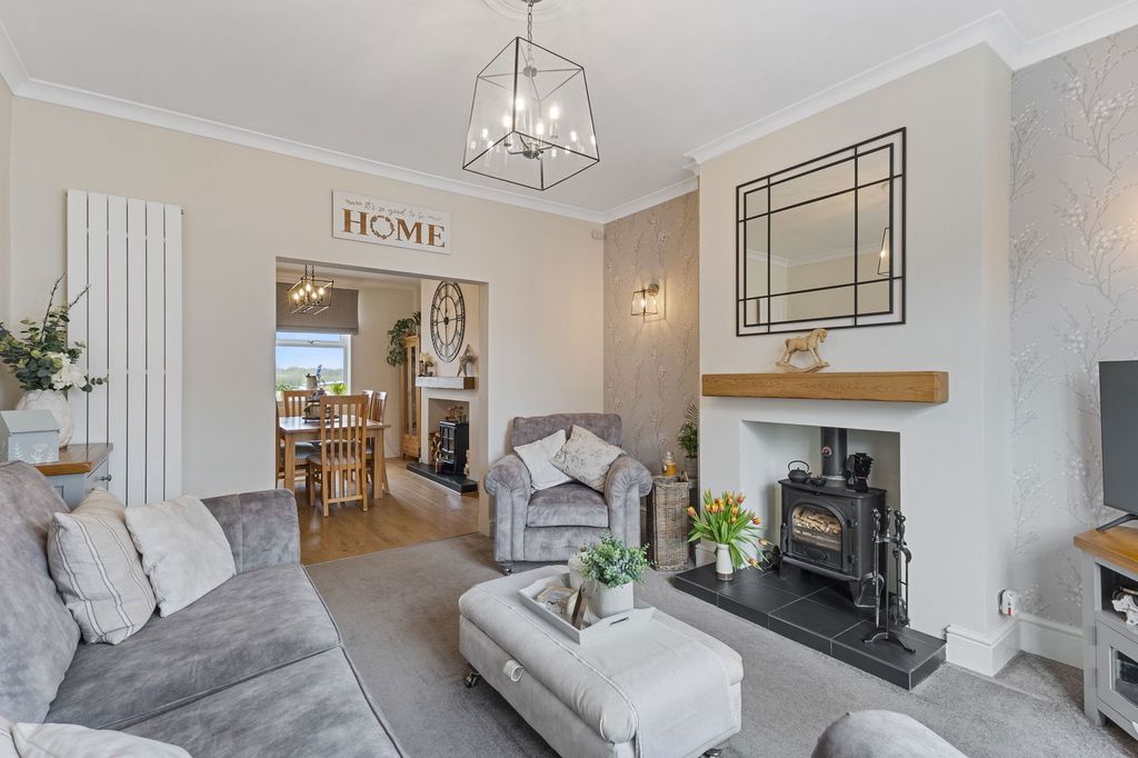 Property photo 2 of 29