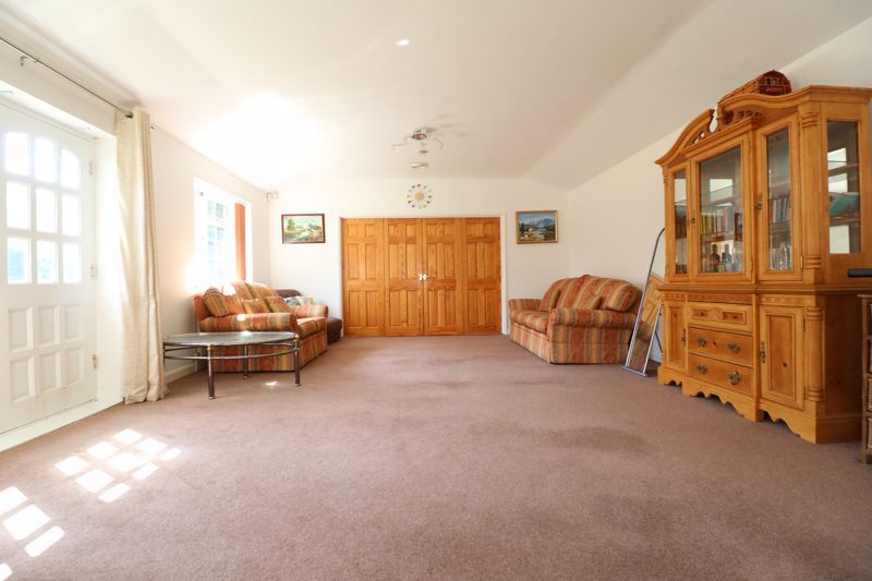 Property photo 3 of 18 Photo 33