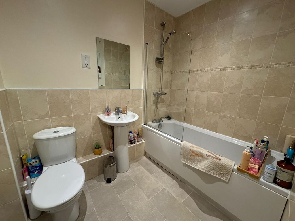 Property photo 3 of 5
