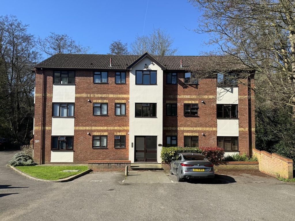 Property photo 2 of 5 Front (Exterior)