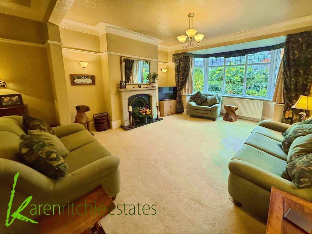 Property photo 2 of 32