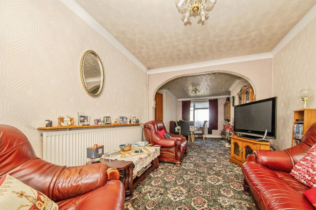 Property photo 3 of 13 Pbox-Img.Jpg